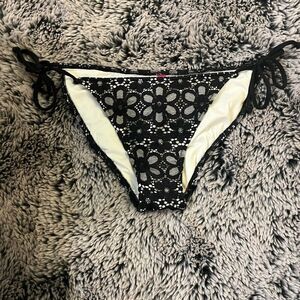 VS scrunch back bikini bottoms